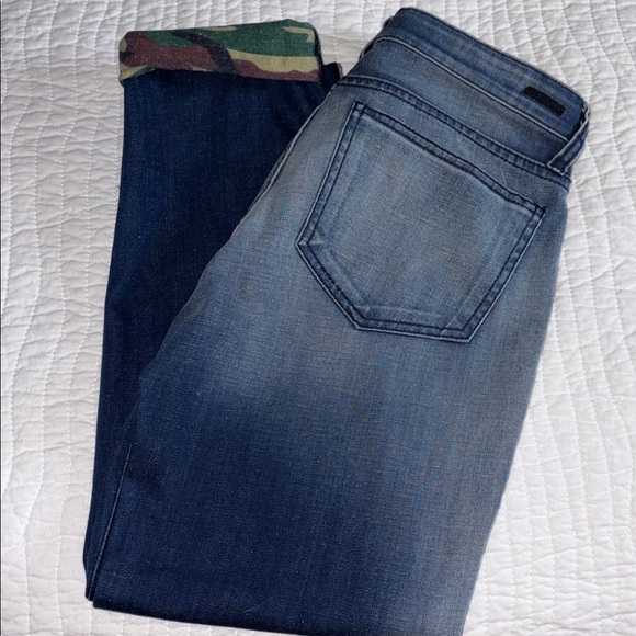 Kut from the Kloth Blue Jeans with Camouflage Details - Picture 4 of 7